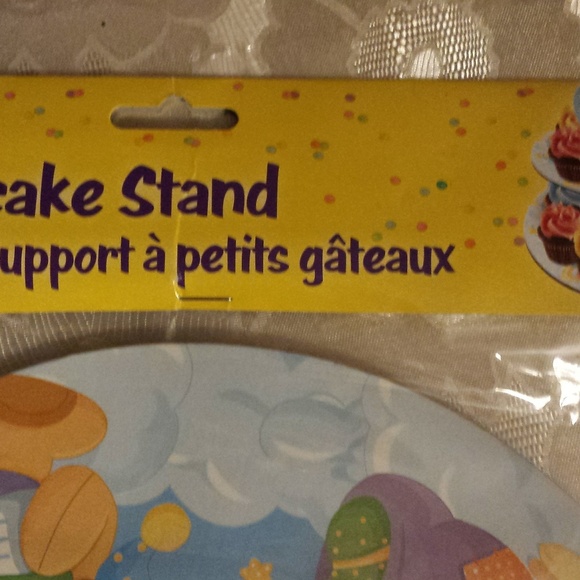 Two-Tier Cupcake Stands - Picture 5 of 8